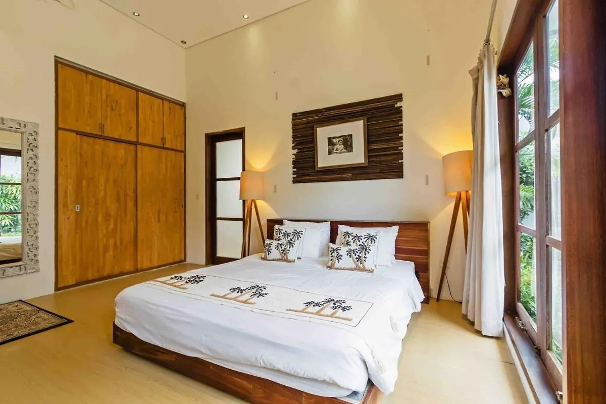 Huge & Good Location 6 Bedroom Villa In Seminyak Indonesia