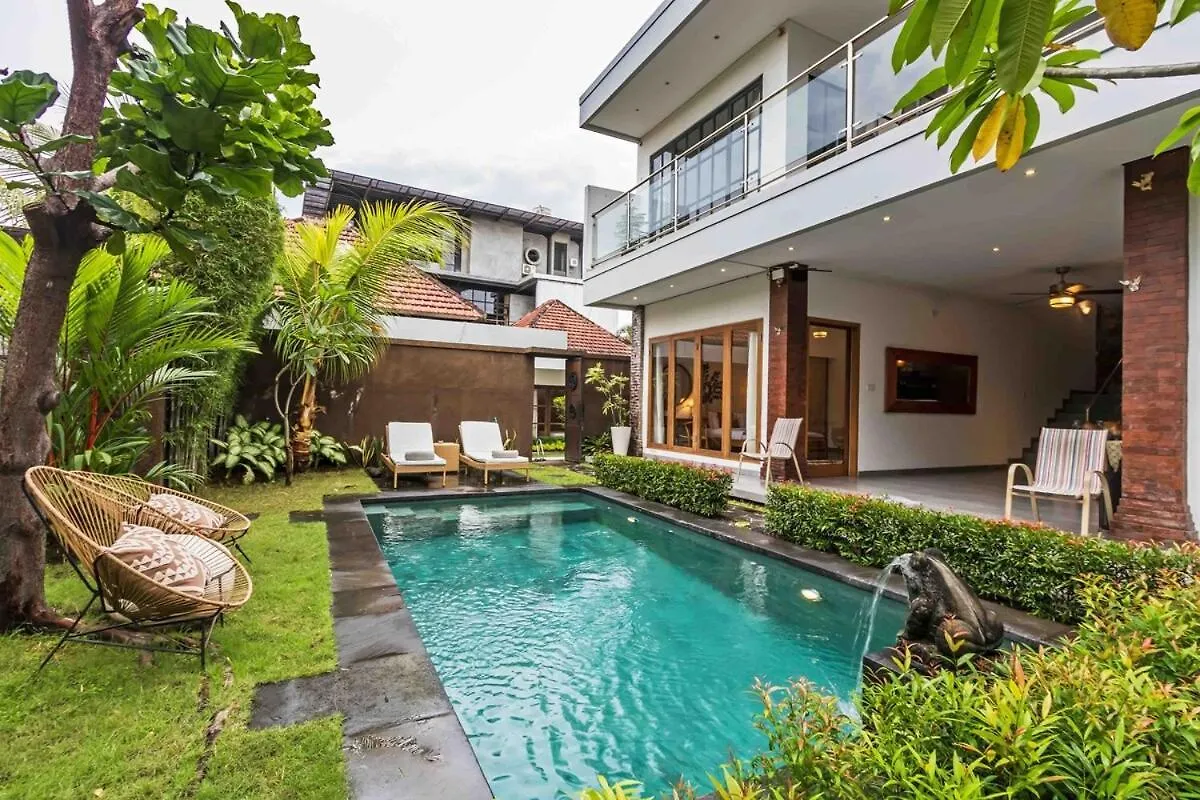 Huge & Good Location 6 Bedroom Villa In Seminyak Indonesia