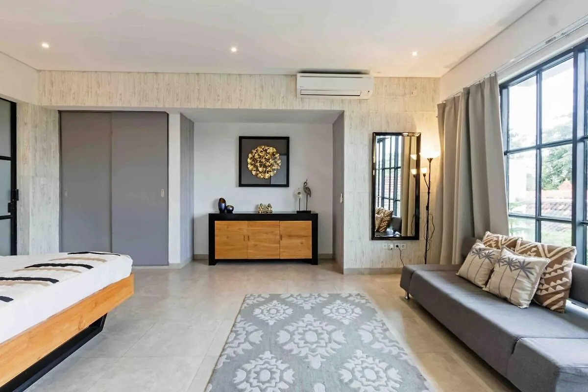 Huge & Good Location 6 Bedroom Villa In Seminyak