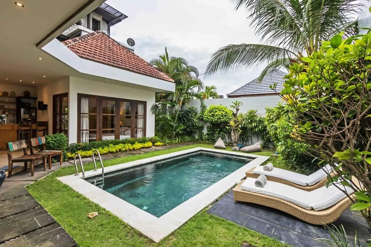 Huge & Good Location 6 Bedroom Villa In Seminyak