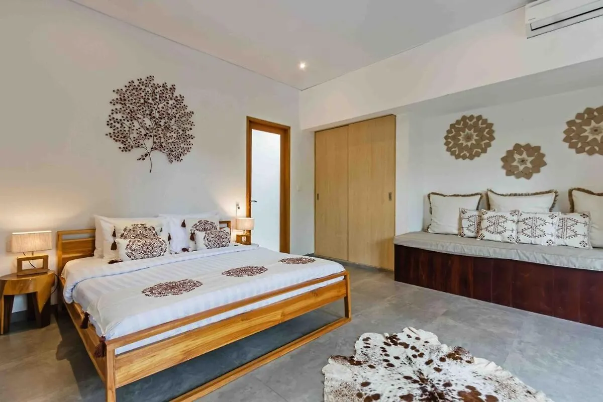 Huge & Good Location 6 Bedroom Villa In Seminyak