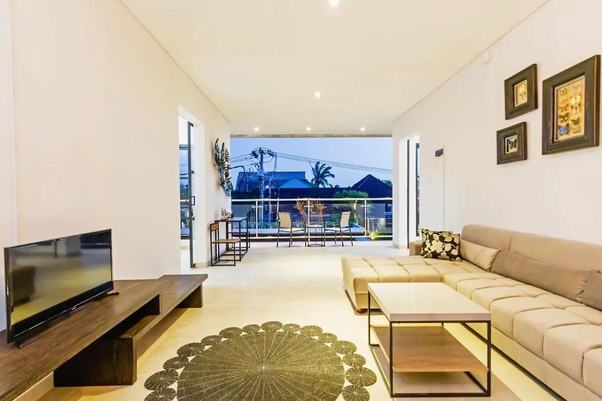 Huge & Good Location 6 Bedroom Villa In Seminyak