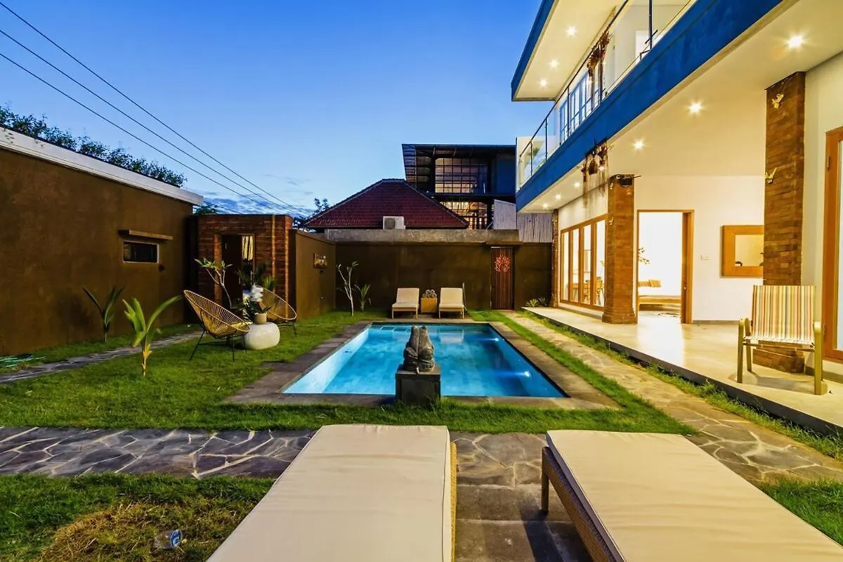 Huge & Good Location 6 Bedroom Villa In Seminyak