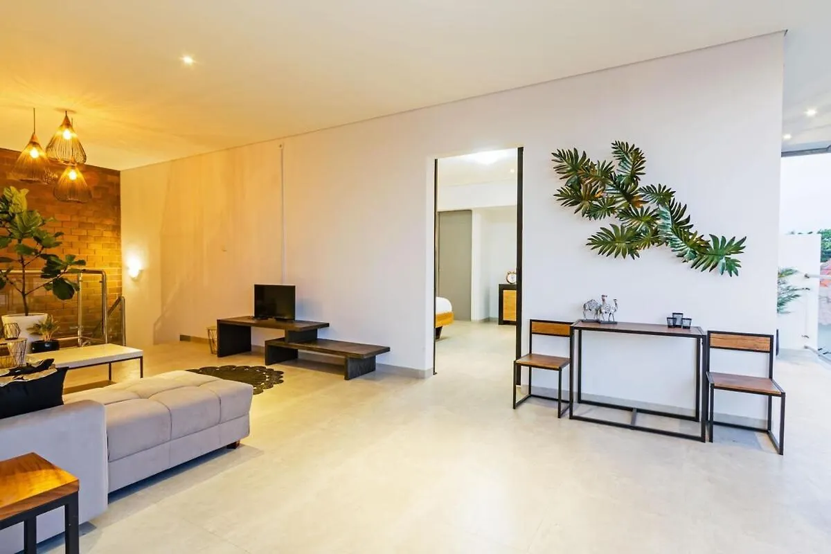Huge & Good Location 6 Bedroom Villa In Seminyak