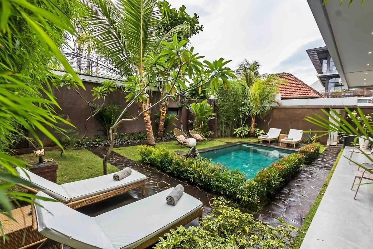 Huge & Good Location 6 Bedroom Villa In Seminyak