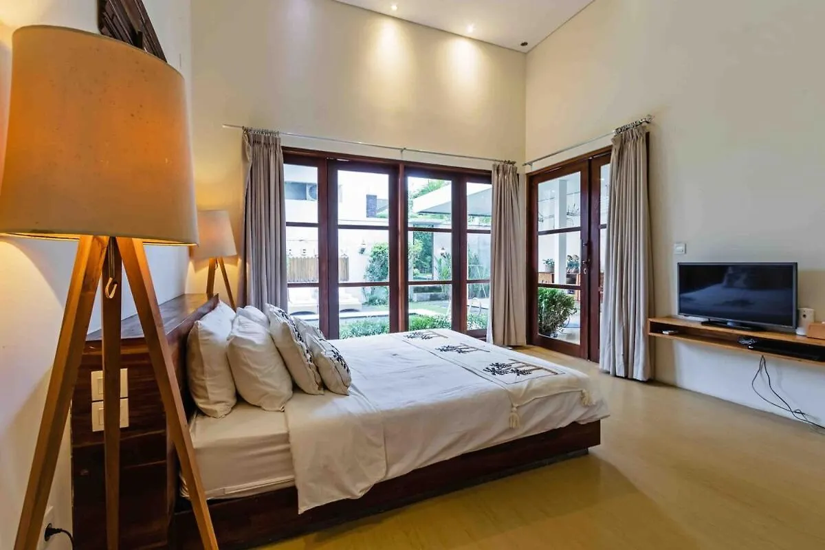 Huge & Good Location 6 Bedroom Villa In Seminyak  Seminyak (Bali)