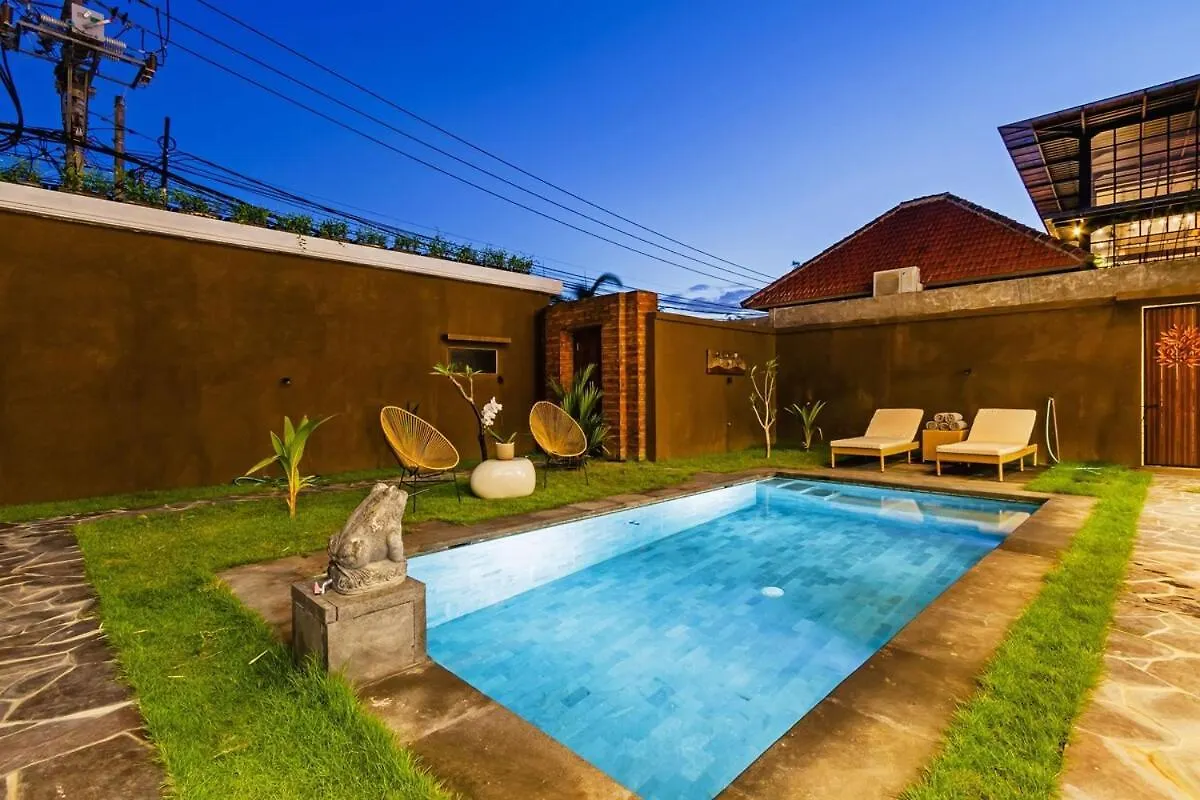 Huge & Good Location 6 Bedroom Villa In Seminyak