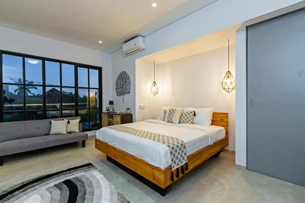 Huge & Good Location 6 Bedroom Villa In Seminyak