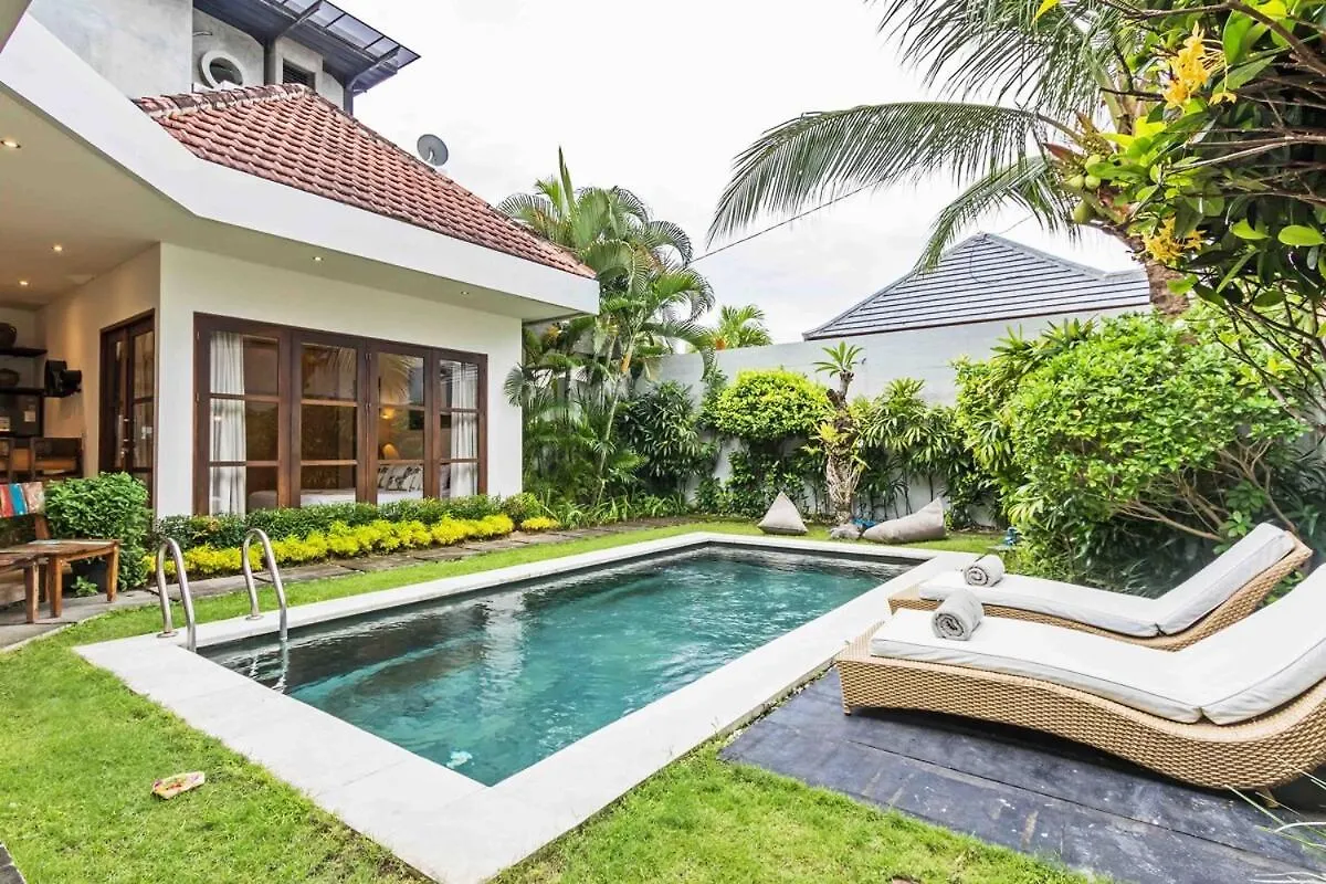 Huge & Good Location 6 Bedroom Villa In Seminyak