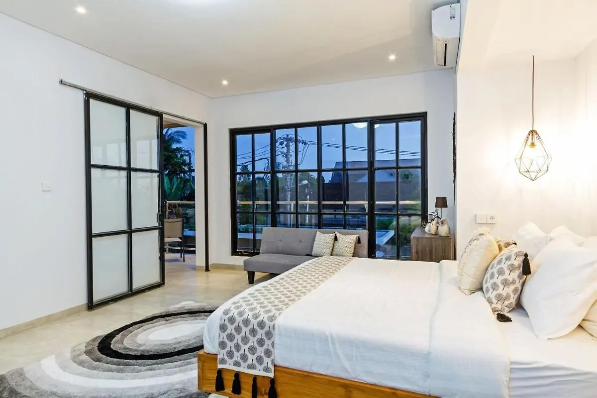 Huge & Good Location 6 Bedroom Villa In Seminyak